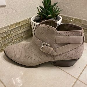 Sam Edelman Booties size 9
